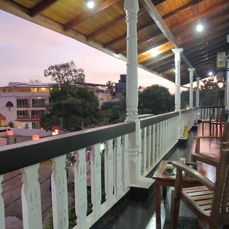 Sunny Mood Guest House Unawatuna Exterior foto